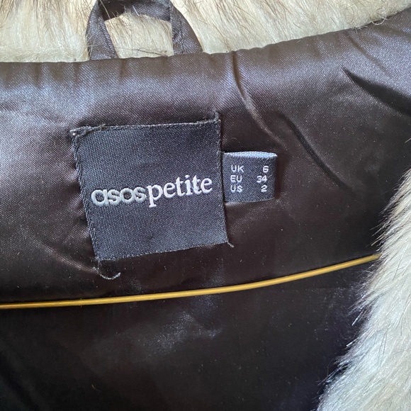 ASOS PETITE Women's Gray Wolf Faux Fur Vest. Size 2 - Picture 3 of 8